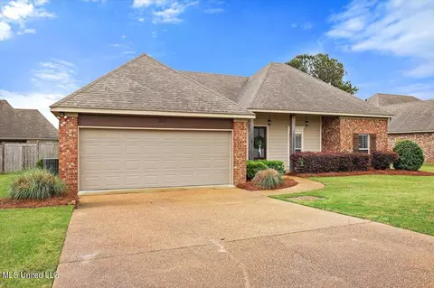 Exterior - 2022 E Ridge Cir, Madison, MS 39110 photo 3 of 10