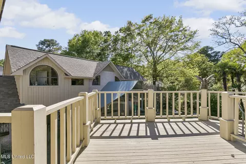 Exterior - 37 Polo Dr, Jackson, MS 39211 photo 4 of 22