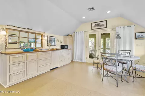 Kitchen - 37 Polo Dr, Jackson, MS 39211 photo 5 of 5