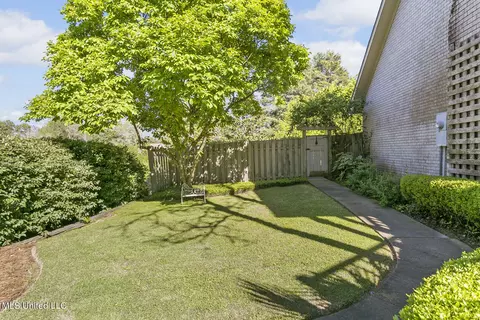 Exterior - 37 Polo Dr, Jackson, MS 39211 photo 12 of 22