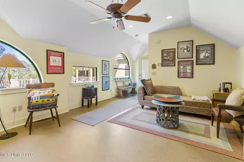 Living - 37 Polo Dr, Jackson, MS 39211 photo 8 of 8