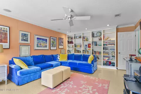 Living - 37 Polo Dr, Jackson, MS 39211 photo 7 of 8