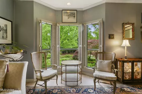 Living - 37 Polo Dr, Jackson, MS 39211 photo 1 of 8