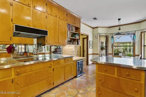 Kitchen - 37 Polo Dr, Jackson, MS 39211 photo 4 of 5