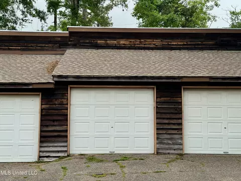 Exterior - 1 Pelican Cv, Diamondhead, MS 39525 photo 10 of 12