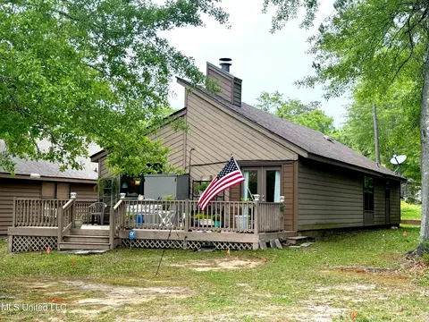 Exterior - 1 Pelican Cv, Diamondhead, MS 39525 photo 4 of 12