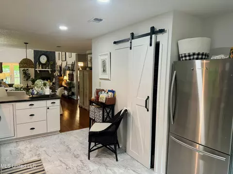 Kitchen - 1 Pelican Cv, Diamondhead, MS 39525 photo 4 of 4
