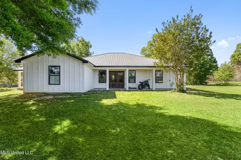 7110 Tanner Williams Rd, Lucedale, MS 39452