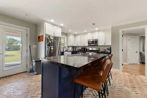 Kitchen - 7110 Tanner Williams Rd, Lucedale, MS 39452 photo 4 of 4