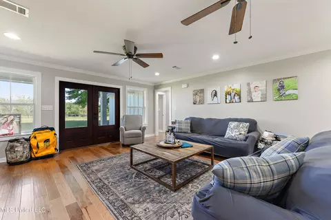 Living - 7110 Tanner Williams Rd, Lucedale, MS 39452 photo 3 of 4
