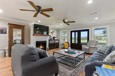 Living - 7110 Tanner Williams Rd, Lucedale, MS 39452 photo 1 of 4