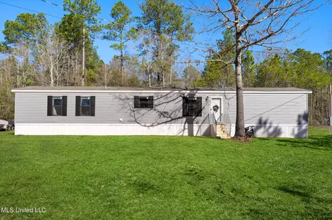 59 Arlena Ln, Poplarville, MS 39470