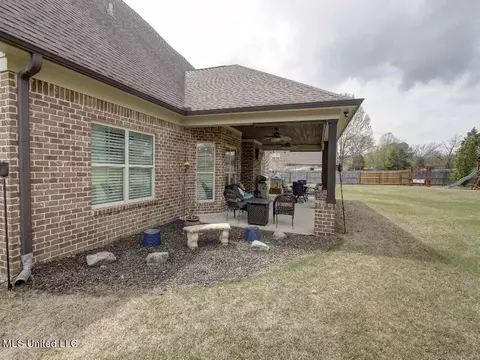 Exterior - 1380 Fieldstone St, Hernando, MS 38632 photo 7 of 15