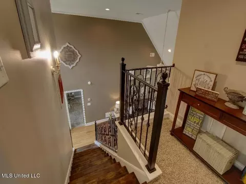 Entry Way - 1380 Fieldstone St, Hernando, MS 38632 photo 2 of 3