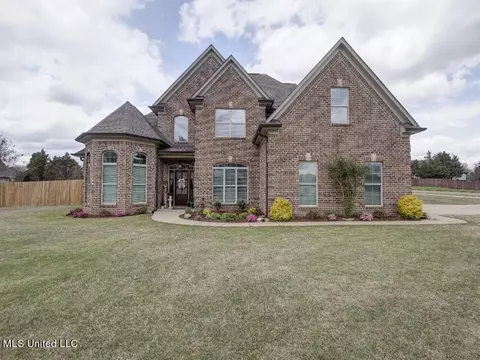 Exterior - 1380 Fieldstone St, Hernando, MS 38632 photo 2 of 15