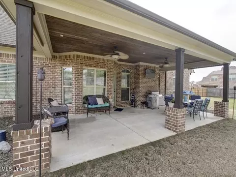Exterior - 1380 Fieldstone St, Hernando, MS 38632 photo 4 of 15