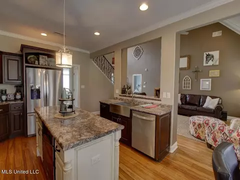 Kitchen - 1380 Fieldstone St, Hernando, MS 38632 photo 2 of 3