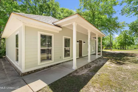 Exterior - 8006 Tanner Williams Rd, Lucedale, MS 39452 photo 2 of 4