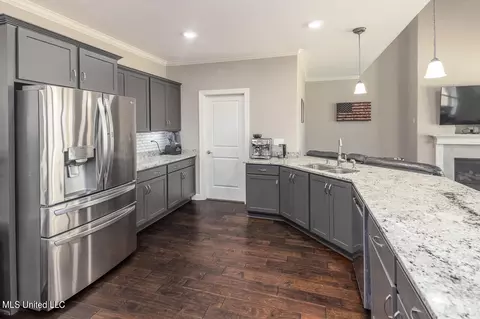 Kitchen - 915 Lanere Dr, Olive Branch, MS 38654 photo 3 of 4