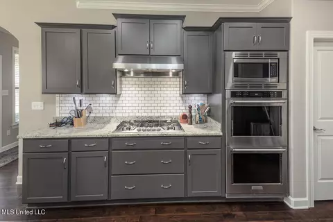Kitchen - 915 Lanere Dr, Olive Branch, MS 38654 photo 4 of 4