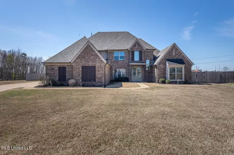 Exterior - 915 Lanere Dr, Olive Branch, MS 38654 photo 5 of 17
