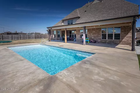 Exterior - 915 Lanere Dr, Olive Branch, MS 38654 photo 11 of 17