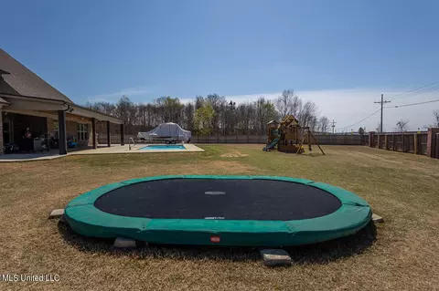Exterior - 915 Lanere Dr, Olive Branch, MS 38654 photo 14 of 17