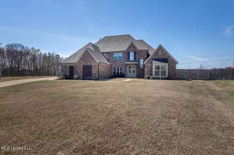 Exterior - 915 Lanere Dr, Olive Branch, MS 38654 photo 3 of 17