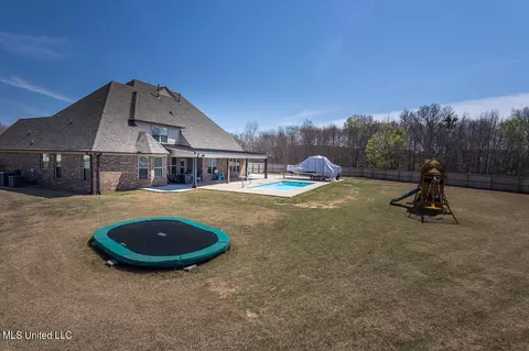 Exterior - 915 Lanere Dr, Olive Branch, MS 38654 photo 16 of 17
