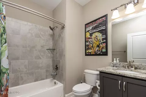 Bath - 915 Lanere Dr, Olive Branch, MS 38654 photo 5 of 7