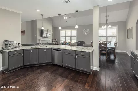 Kitchen - 915 Lanere Dr, Olive Branch, MS 38654 photo 1 of 4