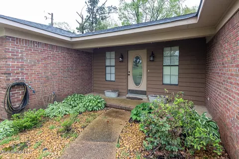 Exterior - 7465 Allison Rd, Olive Branch, MS 38654 photo 4 of 12