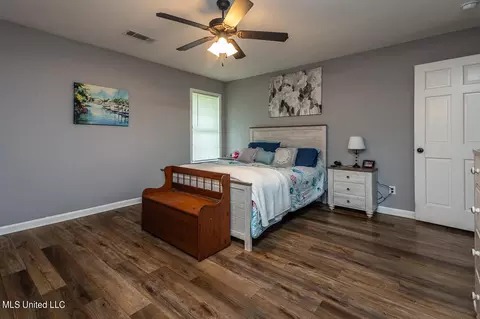 Bedroom - 7465 Allison Rd, Olive Branch, MS 38654 photo 1 of 4