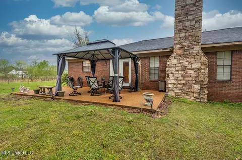 Exterior - 7465 Allison Rd, Olive Branch, MS 38654 photo 7 of 12