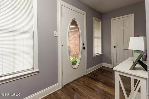 Entry Way - 7465 Allison Rd, Olive Branch, MS 38654 photo 1 of 1