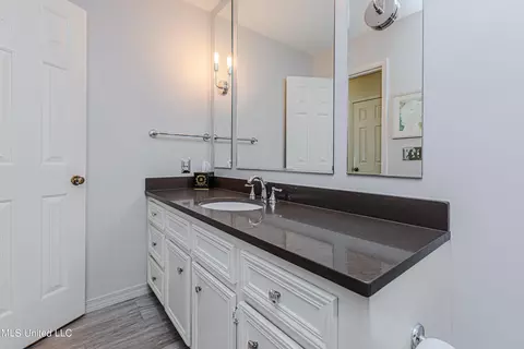 Bath - 170 Sumac Dr, Madison, MS 39110 photo 6 of 6