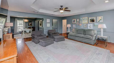 Living - 170 Sumac Dr, Madison, MS 39110 photo 3 of 5