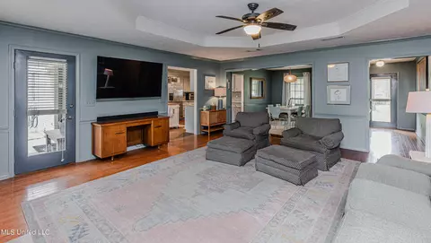 Living - 170 Sumac Dr, Madison, MS 39110 photo 4 of 5