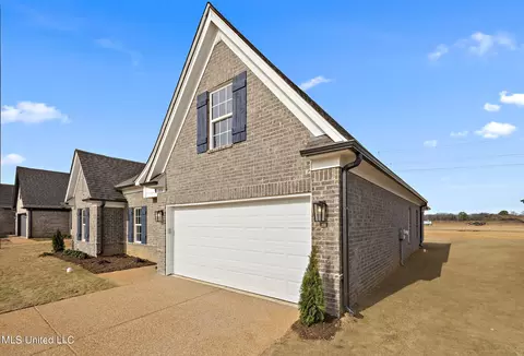 Exterior - 2452 Dela Dr, Southaven, MS 38672 photo 4 of 4