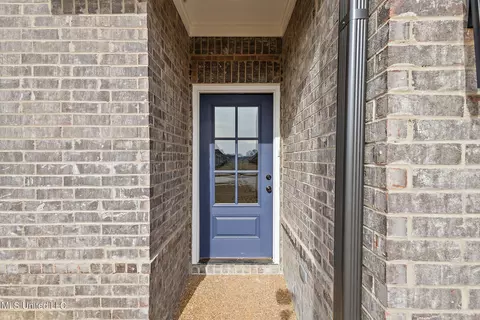 Entry Way - 2452 Dela Dr, Southaven, MS 38672 photo 1 of 2