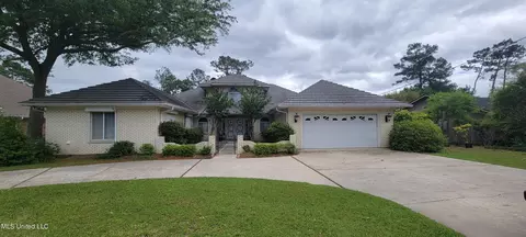 96493 W Diamondhead Dr, Diamondhead, MS 39525