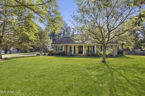 15434 Village Cir, Biloxi, MS 39532