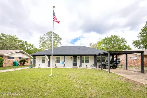 2507 Englewood Rd, Ocean Springs, MS 39564