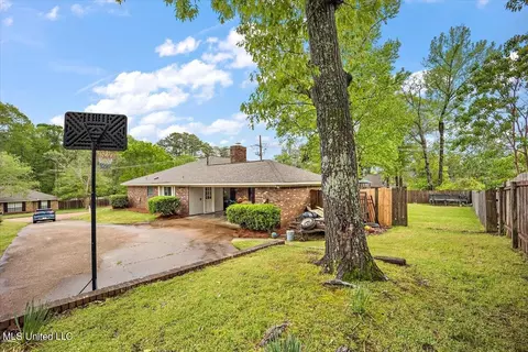 Exterior - 33 Sunline Dr, Brandon, MS 39042 photo 10 of 10
