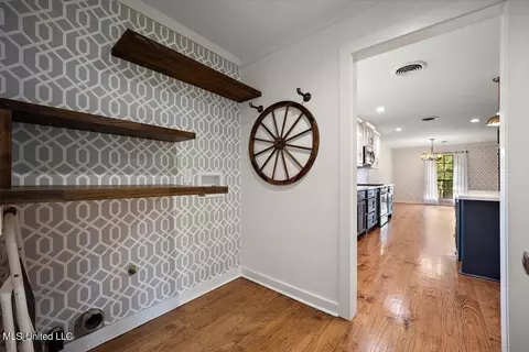Entry Way - 33 Sunline Dr, Brandon, MS 39042 photo 2 of 2