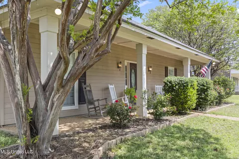 Exterior - 115 Arrow Dr, Clinton, MS 39056 photo 3 of 8