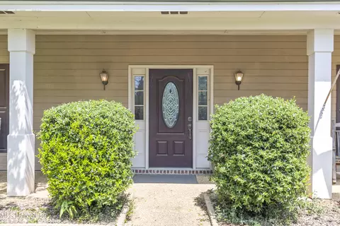 Exterior - 115 Arrow Dr, Clinton, MS 39056 photo 2 of 8