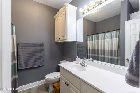 Bath - 115 Arrow Dr, Clinton, MS 39056 photo 3 of 3