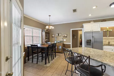 Kitchen - 115 Arrow Dr, Clinton, MS 39056 photo 2 of 4