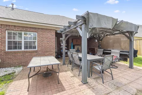Exterior - 115 Arrow Dr, Clinton, MS 39056 photo 5 of 8